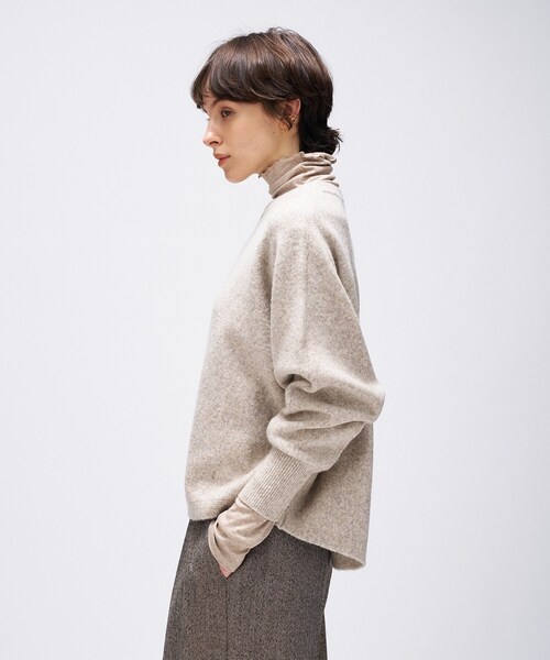 cloenc(クロエンス)の「【手洗い可】ドルマンロングリブニットプルオーバー(ニット/セーター・レディース・ブラック/レッド系1/ライトグレー系8/ベージュ系その他7/ホワイト・02)」の19枚目の写真