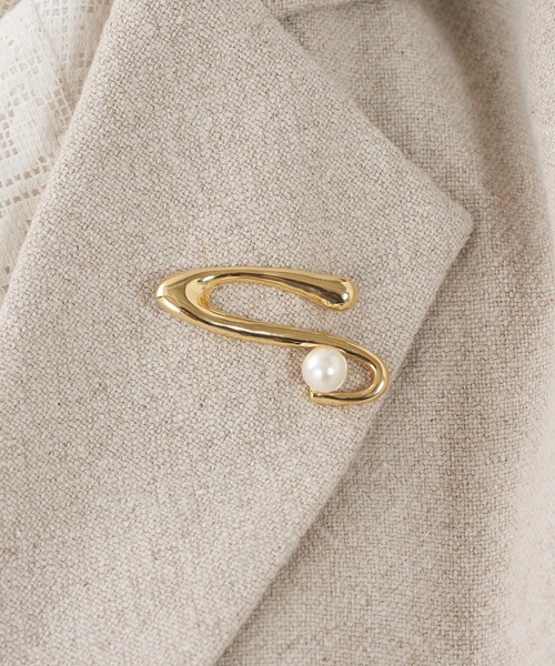 COLLAGE GALLARDAGALANTE(コラージュガリャルダガランテ)の「PAPILLONNER/パールニュアンスブローチ/セレモニー(ブローチ/コサージュ・レディース・シルバー/ゴールド・FREE)」の7枚目の写真