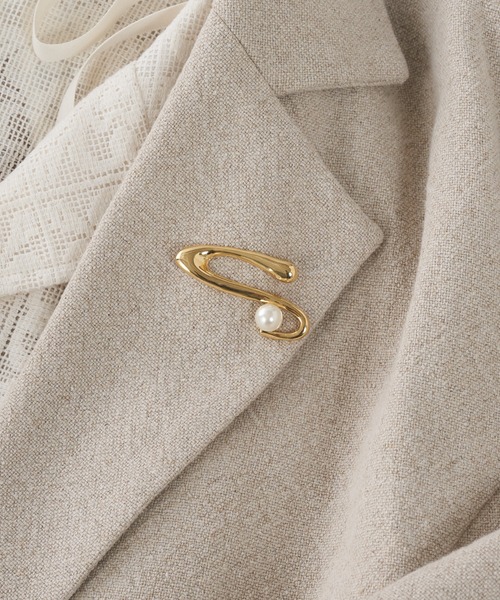 COLLAGE GALLARDAGALANTE(コラージュガリャルダガランテ)の「PAPILLONNER/パールニュアンスブローチ/セレモニー(ブローチ/コサージュ・レディース・シルバー/ゴールド・FREE)」の8枚目の写真