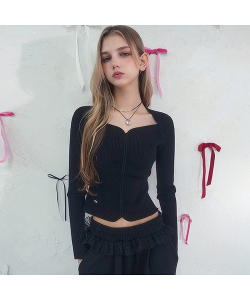 Vivacious(ビバシャス)の「Heart-Neck Knit_4Colors(ニット/セーター・レディース・グレー/ブラック/アイボリー/モカ・SMALL/MEDIUM)」の1枚目の写真