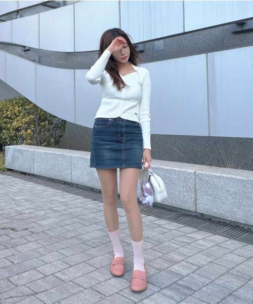 Vivacious(ビバシャス)の「Heart-Neck Knit_4Colors(ニット/セーター・レディース・グレー/ブラック/アイボリー/モカ・SMALL/MEDIUM)」の13枚目の写真