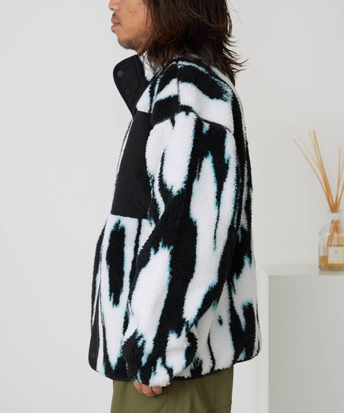 Calvin Klein(カルバン・クライン)の「Calvin Klein/カルバンクライン LS JACQUARD 3 SHERPA JACKET ブランドロゴ ジャガード シェルパジャケット(ブルゾン・メンズ・ブラック・M/L/XL)」の13枚目の写真