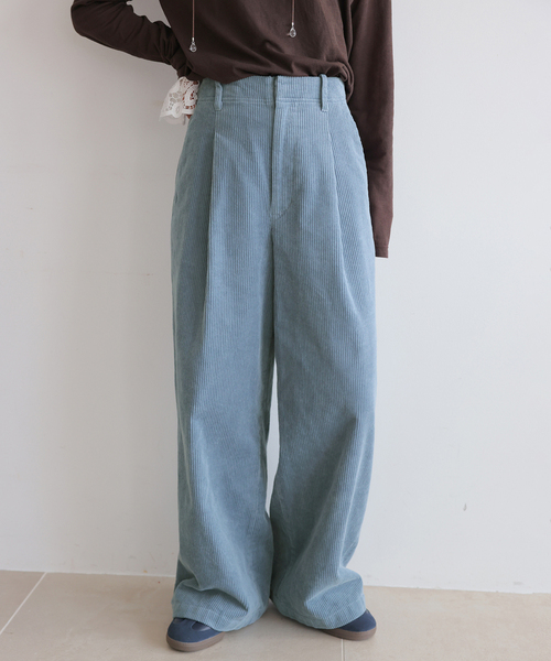 JOURNAL STANDARD relume（ジャーナルスタンダード　レリューム）の「《追加2》ウォッシャブルコーデュロイタックワイドパンツ（その他パンツ・レディース・ホワイト/サックスブルー/チャコールグレー・40/38/36）」の3枚目の写真