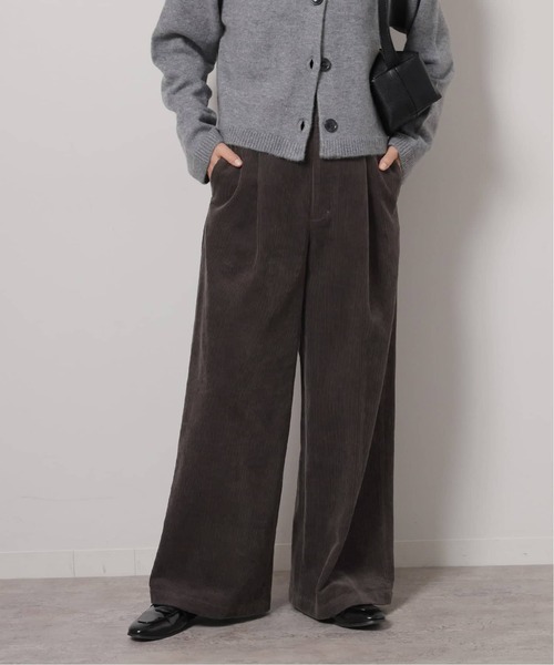 JOURNAL STANDARD relume（ジャーナルスタンダード　レリューム）の「《追加2》ウォッシャブルコーデュロイタックワイドパンツ（その他パンツ・レディース・ホワイト/サックスブルー/チャコールグレー・40/38/36）」の2枚目の写真