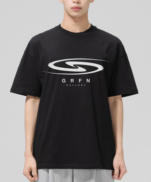 GRANFINNY(グランフィニ)の「シンボルロゴオーバーサイズ半袖Tシャツ-ブラック(Tシャツ/カットソー・レディース・ブラック・MEDIUM/LARGE/X-LARGE)」の5枚目の写真