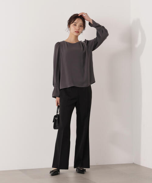 PROPORTION BODY DRESSING(プロポーションボディドレッシング)の「パール付きニュアンスネックブラウス / 1216110003(シャツ/ブラウス・レディース・ピンク/ホワイト系その他/ダークグレー・MEDIUM/SMALL)」の8枚目の写真