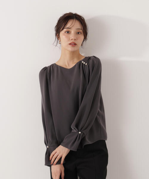 PROPORTION BODY DRESSING(プロポーションボディドレッシング)の「パール付きニュアンスネックブラウス / 1216110003(シャツ/ブラウス・レディース・ピンク/ホワイト系その他/ダークグレー・MEDIUM/SMALL)」の3枚目の写真