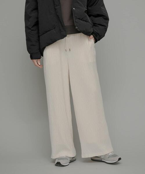 URBAN RESEARCH Sonny Label（アーバンリサーチサニーレーベル）の「ベロアプリーツイージーカットパンツ（その他パンツ・レディース・チャコールグレー/ホワイト系その他/ブラウン・FREE）」の2枚目の写真