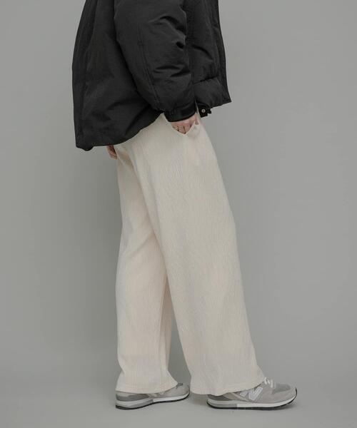 URBAN RESEARCH Sonny Label（アーバンリサーチサニーレーベル）の「ベロアプリーツイージーカットパンツ（その他パンツ・レディース・チャコールグレー/ホワイト系その他/ブラウン・FREE）」の7枚目の写真