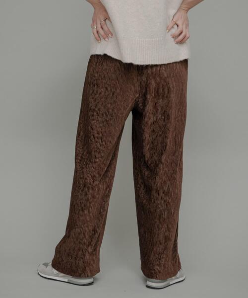 URBAN RESEARCH Sonny Label（アーバンリサーチサニーレーベル）の「ベロアプリーツイージーカットパンツ（その他パンツ・レディース・チャコールグレー/ホワイト系その他/ブラウン・FREE）」の17枚目の写真