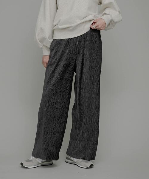 URBAN RESEARCH Sonny Label(アーバンリサーチサニーレーベル)の「ベロアプリーツイージーカットパンツ(その他パンツ・レディース・チャコールグレー/ホワイト系その他/ブラウン・FREE)」の11枚目の写真