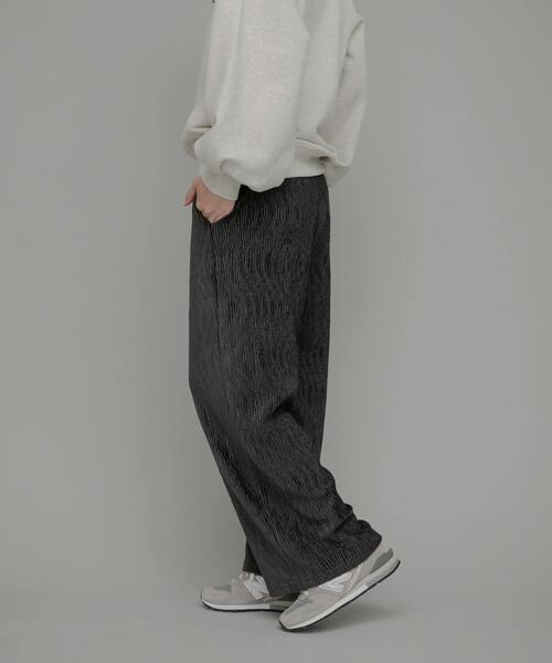 URBAN RESEARCH Sonny Label(アーバンリサーチサニーレーベル)の「ベロアプリーツイージーカットパンツ(その他パンツ・レディース・チャコールグレー/ホワイト系その他/ブラウン・FREE)」の9枚目の写真