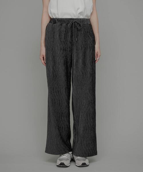URBAN RESEARCH Sonny Label(アーバンリサーチサニーレーベル)の「ベロアプリーツイージーカットパンツ(その他パンツ・レディース・チャコールグレー/ホワイト系その他/ブラウン・FREE)」の4枚目の写真