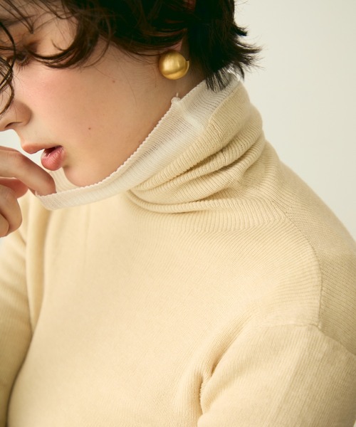 Trish（トリッシュ）の「タートルネックリブ編みニットプルオーバー（ニット/セーター・レディース・ホワイト/チャコールグレー/ブラック/ブラウン/アイボリー・FREE）」の3枚目の写真