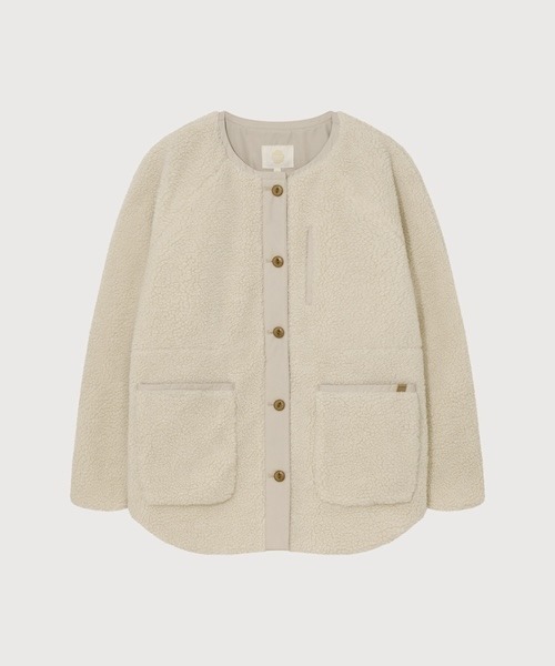 COVERNAT(カバーナット)の「WOMAN SHERPA MID JACKET(ノーカラージャケット・レディース・オートミール/ベージュ・MEDIUM/SMALL)」の6枚目の写真