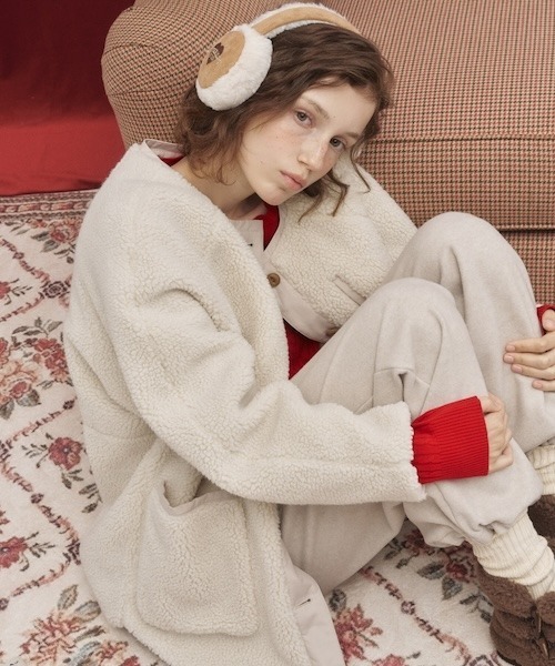 COVERNAT(カバーナット)の「WOMAN SHERPA MID JACKET(ノーカラージャケット・レディース・オートミール/ベージュ・MEDIUM/SMALL)」の15枚目の写真