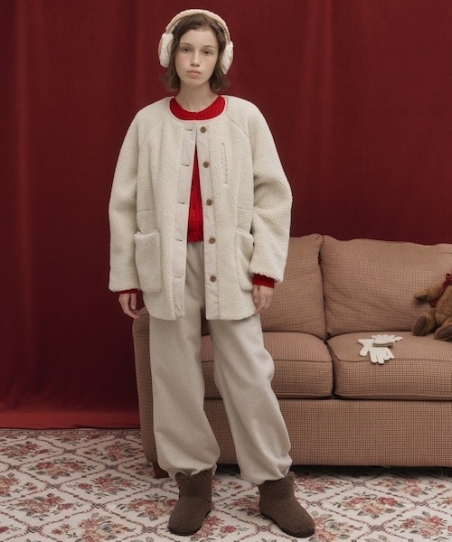 COVERNAT(カバーナット)の「WOMAN SHERPA MID JACKET(ノーカラージャケット・レディース・オートミール/ベージュ・MEDIUM/SMALL)」の14枚目の写真