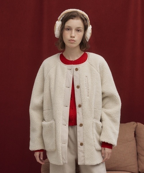 COVERNAT(カバーナット)の「WOMAN SHERPA MID JACKET(ノーカラージャケット・レディース・オートミール/ベージュ・MEDIUM/SMALL)」の16枚目の写真