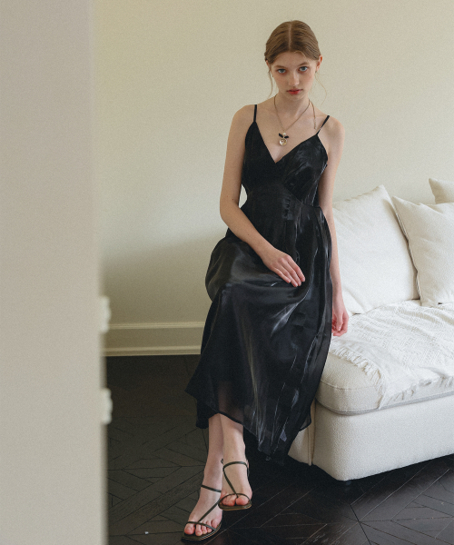 HYBERNAT(ハイバーナット)の「オーガンザサスペンダードレス_ブラック(ワンピース・レディース・その他・SMALL/MEDIUM)」の1枚目の写真