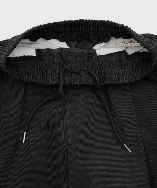 LIEU HOMME(リュウオム)の「Wide Tuck Corduroy Banding Pants_Black(その他パンツ・メンズ・ブラック・MEDIUM/LARGE)」の5枚目の写真