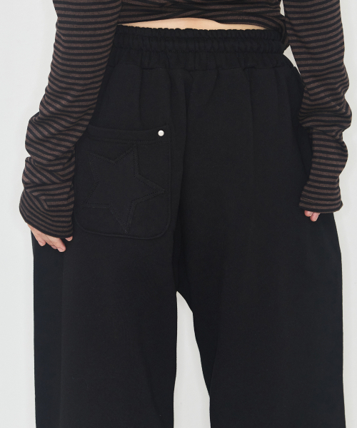 as you are（アズユーアー）の「AUレタリングロングスウェットパンツブラック（スウェットパンツ・レディース・その他・SMALL/MEDIUM）」の3枚目の写真