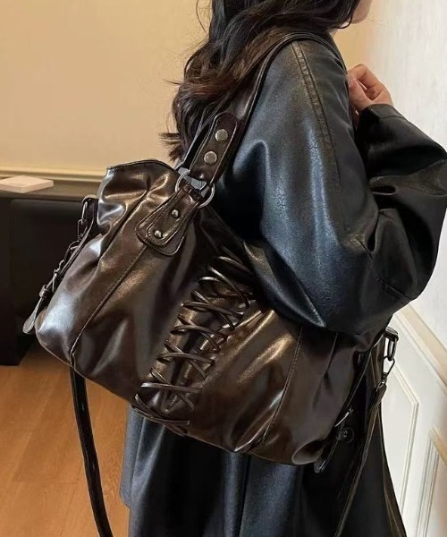 Sibra（シブラ）の「レースアップ風デザイン 2WAYショルダーバッグ（ショルダーバッグ・レディース・ブラウン/キャメル/レッド/ブラック・F）」の9枚目の写真