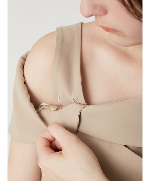 FRAY I.D(フレイアイディー)の「オフショルカラーアシメペプラムトップス(Tシャツ/カットソー・レディース・ブラック/ベージュ/ドット・0/1)」の19枚目の写真