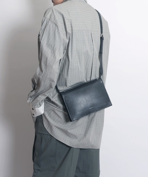 YArKA（ヤーカ）の「【YArKA/ヤーカ】real leather 2way bag [Alnitak10] / 2wayデザインバッグ（ショルダーバッグ・レディース・ブラック・FREE）」の16枚目の写真