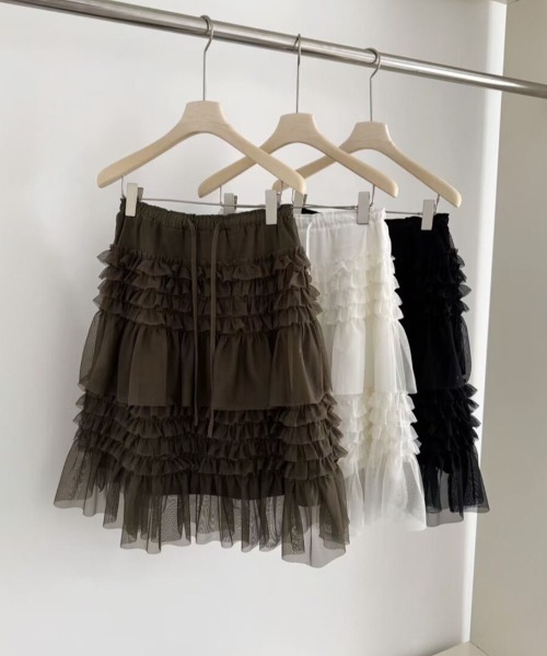 yuue' ( wear )(ユーイ)の「ミディ丈チュールフリルティアードスカート(スカート・レディース・アイボリー/ブラック・FREE)」の4枚目の写真