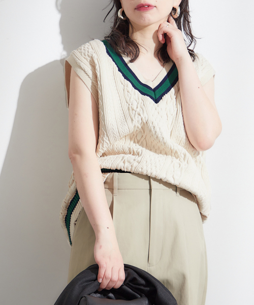 journal standard L'essage（ジャーナルスタンダードレサージュ）の「《追加》別注【ILL ONE EIGHTY/イル ワンエイティ】TILDEN VEST：ベスト（ベスト・レディース・ブラウン/グリーン/ブラック・MEDIUM）」の13枚目の写真