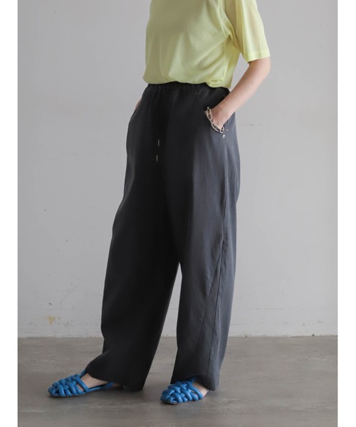 FIL DE FER（フィルデフェール）の「【予約】リヨセルコットンコード　ゆるカーブパンツ（その他パンツ・レディース・ベージュ/チャコールグレー・FREE）」の17枚目の写真