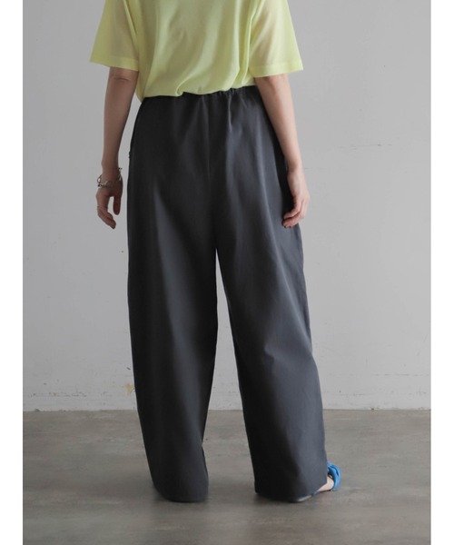 FIL DE FER（フィルデフェール）の「【予約】リヨセルコットンコード　ゆるカーブパンツ（その他パンツ・レディース・ベージュ/チャコールグレー・FREE）」の18枚目の写真