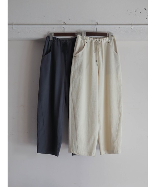 FIL DE FER（フィルデフェール）の「【予約】リヨセルコットンコード　ゆるカーブパンツ（その他パンツ・レディース・ベージュ/チャコールグレー・FREE）」の8枚目の写真