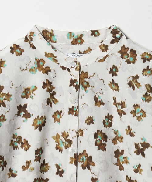 BEAUTY&YOUTH UNITED ARROWS（ビューティーアンドユースユナイテッドアローズ）の「フラワープリント バンドカラーシャツ ウォッシャブル（シャツ/ブラウス・レディース・ネイビー/オフホワイト・FREE）」の8枚目の写真