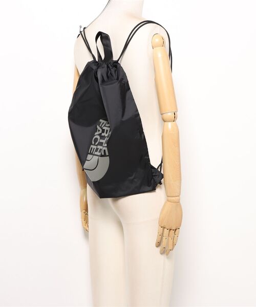 THE NORTH FACE(ザノースフェイス)の「THE NORTH FACE/ザ・ノース・フェイス ナップサック ピーエフサックパック PF Sac Pack 13L NM62413(エコバッグ/サブバッグ・メンズ・ダークパープル/ブラック/モスグリーン・FREE)」の10枚目の写真