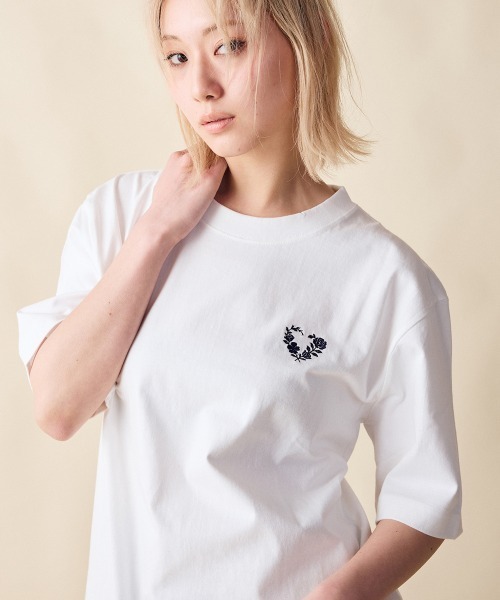 rehacer(レアセル)の「rehacer : Blossom Heart Relax Fit T-shirt / ブロッサムハート リラックス フィットTシャツ(Tシャツ/カットソー・レディース・ブラック/ホワイト・SMALL)」の2枚目の写真