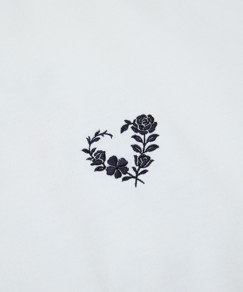 rehacer(レアセル)の「rehacer : Blossom Heart Relax Fit T-shirt / ブロッサムハート リラックス フィットTシャツ(Tシャツ/カットソー・レディース・ブラック/ホワイト・SMALL)」の10枚目の写真
