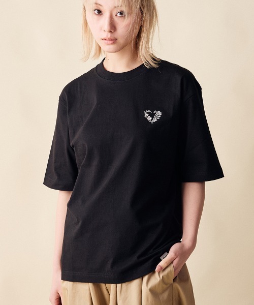 rehacer(レアセル)の「rehacer : Blossom Heart Relax Fit T-shirt / ブロッサムハート リラックス フィットTシャツ(Tシャツ/カットソー・レディース・ブラック/ホワイト・SMALL)」の13枚目の写真