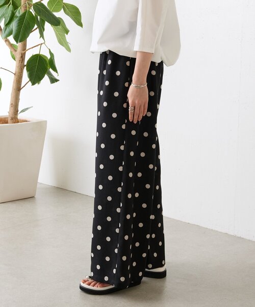 BEARDSLEY（ビアズリー）の「《追加検討中》ドットプリントパンツ（その他パンツ・レディース・ブラック・1/0/2）」の2枚目の写真