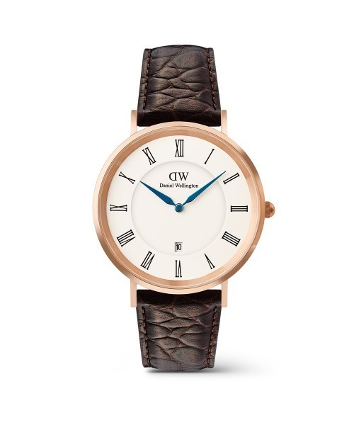 Daniel Wellington(ダニエルウェリントン)の「Classic Roman Numerals Date 40MM 本革 メンズ腕時計(アナログ腕時計・メンズ・ブラック×ゴールド/ダークブラウン系/グリーン/ダークブラウン系1/ダークブラウン系2/ブラック/ブラック×シルバー/ライトブラウン・40mm)」の5枚目の写真