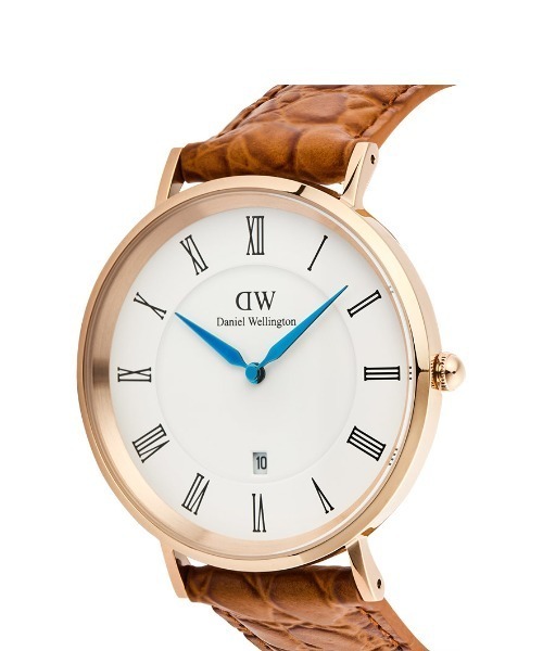 Daniel Wellington(ダニエルウェリントン)の「Classic Roman Numerals Date 40MM 本革 メンズ腕時計(アナログ腕時計・メンズ・ブラック×ゴールド/ダークブラウン系/グリーン/ダークブラウン系1/ダークブラウン系2/ブラック/ブラック×シルバー/ライトブラウン・40mm)」の16枚目の写真