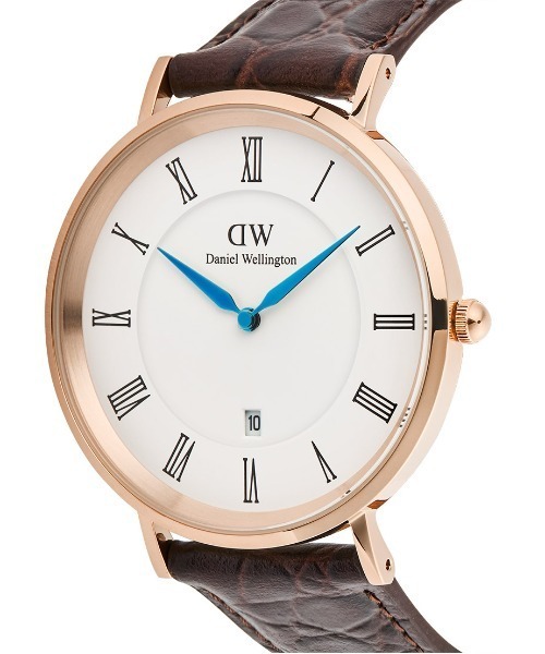 Daniel Wellington(ダニエルウェリントン)の「Classic Roman Numerals Date 40MM 本革 メンズ腕時計(アナログ腕時計・メンズ・ブラック×ゴールド/ダークブラウン系/グリーン/ダークブラウン系1/ダークブラウン系2/ブラック/ブラック×シルバー/ライトブラウン・40mm)」の18枚目の写真