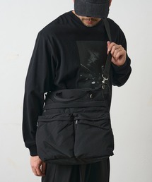 COLONY 2139（コロニートゥーワンスリーナイン）の「マルチポケットヘルメットバッグ（トートバッグ）」