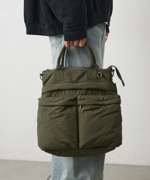 COLONY 2139（コロニートゥーワンスリーナイン）の「マルチポケットヘルメットバッグ（トートバッグ・メンズ・カーキ/ブラック・FREE）」の11枚目の写真
