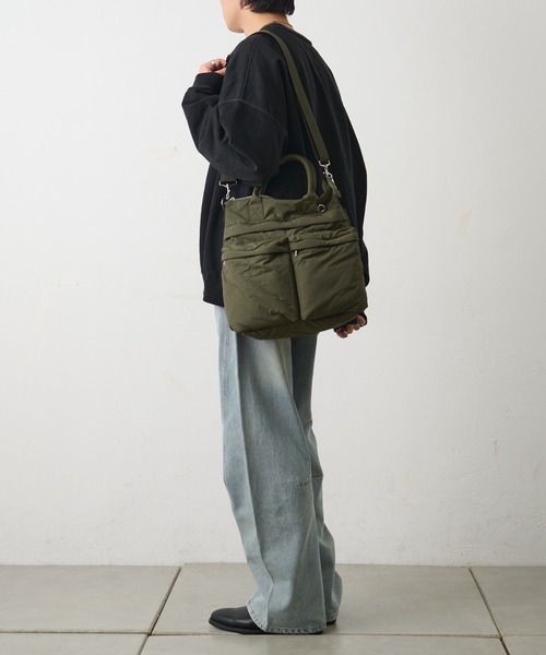 COLONY 2139（コロニートゥーワンスリーナイン）の「マルチポケットヘルメットバッグ（トートバッグ・メンズ・カーキ/ブラック・FREE）」の17枚目の写真