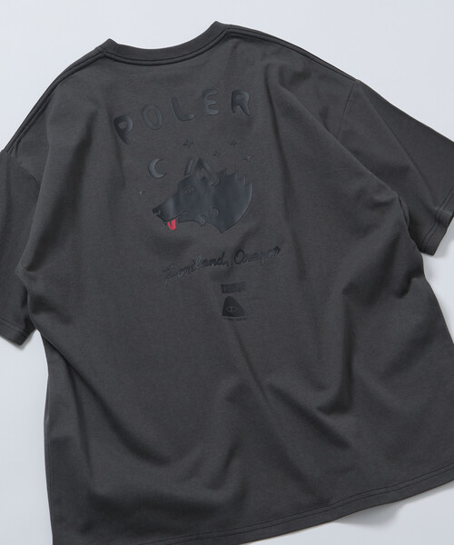 FREAK'S STORE(フリークスストア)の「限定展開 POLeR×FREAK'S STORE/ポーラー 別注 ビッグシルエット ウルフフェイス バックプリント Tシャツ(Tシャツ/カットソー・メンズ・ブラック/ホワイト/アッシュグレー/スミクロ・MEDIUM/SMALL/LARGE)」の3枚目の写真