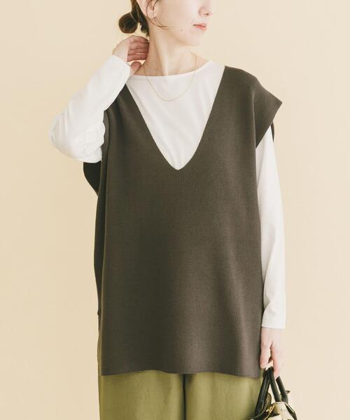 ITEMS URBANRESEARCH(アイテムズ アーバンリサーチ)の「ロングTシャツ×ニットベストセット(ニット/セーター・レディース・カーキ/チャコールグレー/ホワイト・FREE)」の11枚目の写真