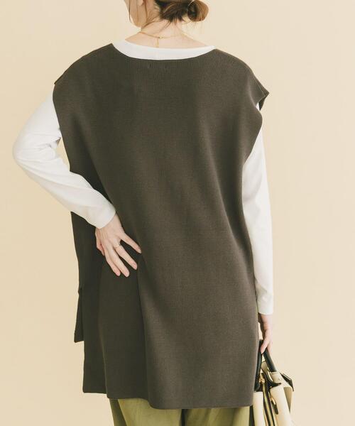 ITEMS URBANRESEARCH(アイテムズ アーバンリサーチ)の「ロングTシャツ×ニットベストセット(ニット/セーター・レディース・カーキ/チャコールグレー/ホワイト・FREE)」の12枚目の写真