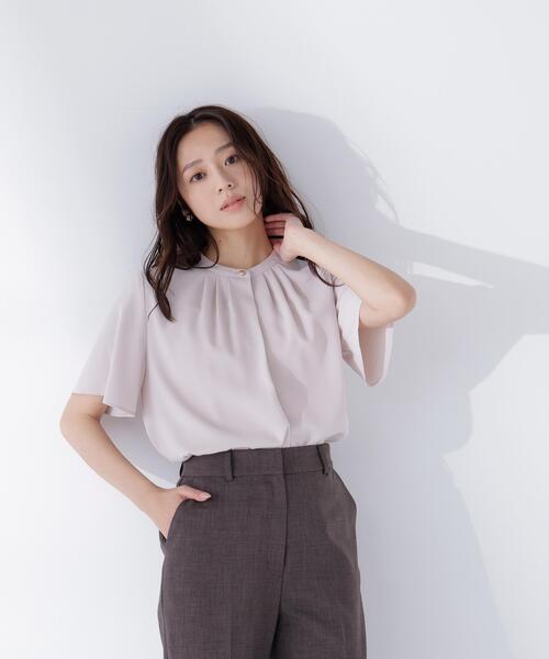 NATURAL BEAUTY BASIC(ナチュラルビューティーベーシック)の「◇フロントタックフレアスリーブブラウス(シャツ/ブラウス・レディース・ベージュ/ダークブルー/オフホワイト/ブルー・SMALL/MEDIUM)」の3枚目の写真