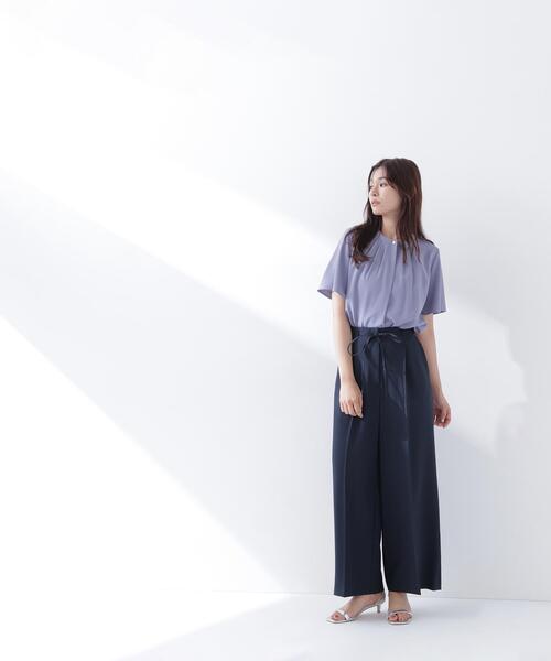 NATURAL BEAUTY BASIC(ナチュラルビューティーベーシック)の「◇フロントタックフレアスリーブブラウス(シャツ/ブラウス・レディース・ベージュ/ダークブルー/オフホワイト/ブルー・SMALL/MEDIUM)」の8枚目の写真